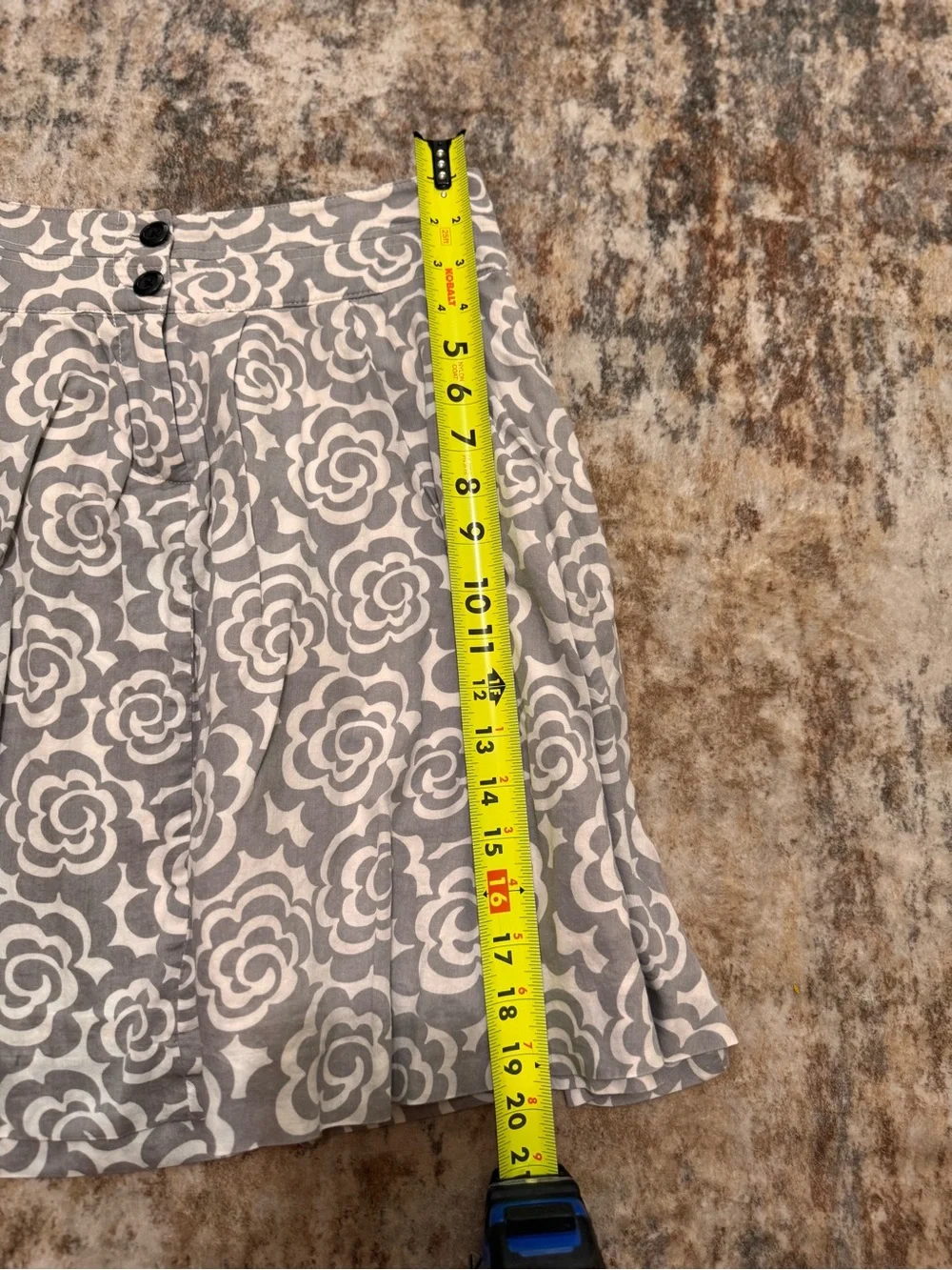 Old Navy Gray White Graphic Floral Pleated Retro Mini A-Line Skirt w/ pockets - Picture 11 of 13
